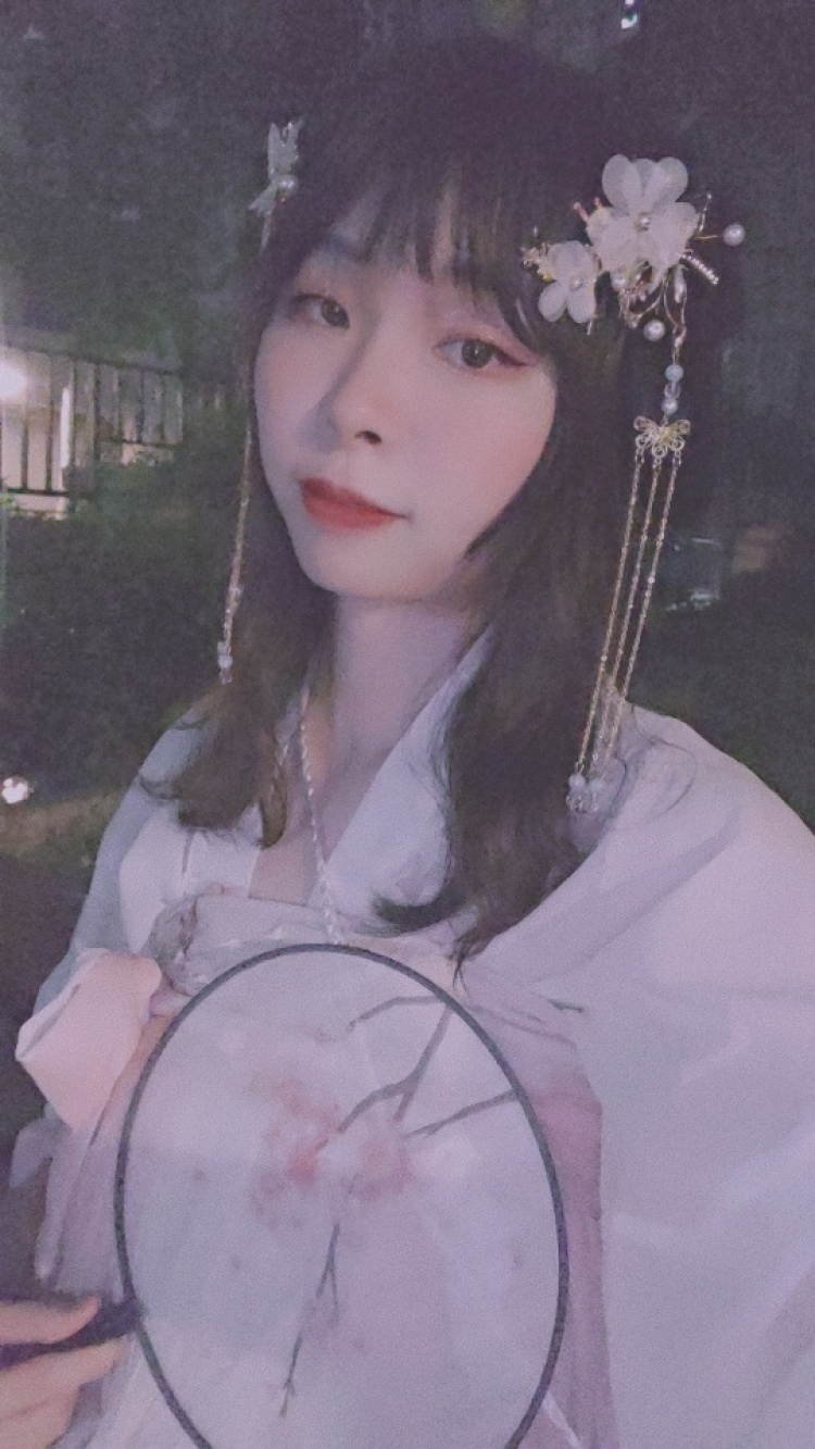紫籽🍇-广东省·广州市·天河区--可接文案笔记编写,营销推广,买家秀,商演,直播