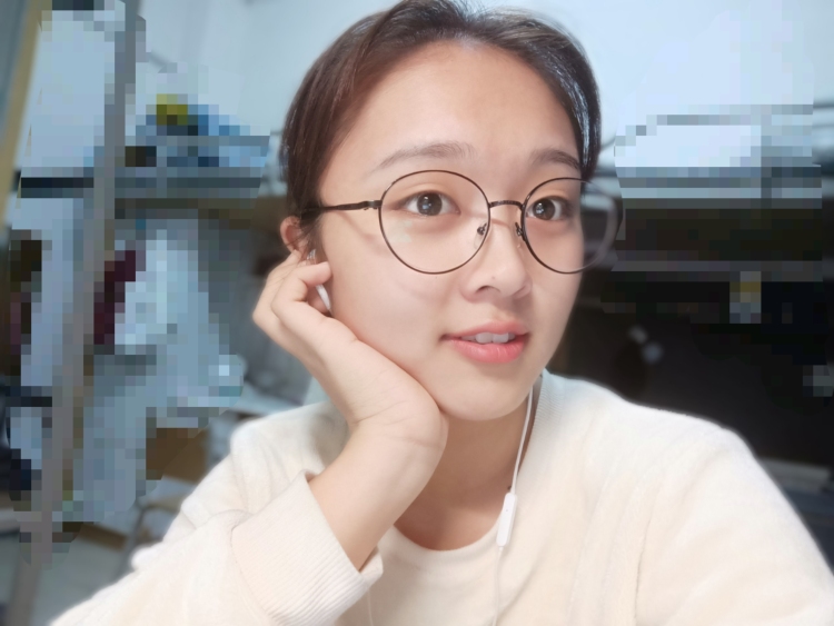 。-重庆市·重庆市·江北区-抖音，微博，朋友圈-下图为淡妆及素颜
空闲时间主要在周六周日