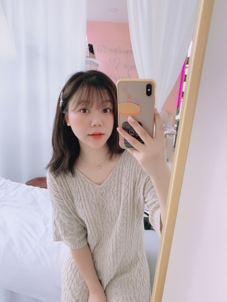 しょうじょじだい💓宋姑娘-陕西省·西安市·未央区-微博,***-懂的拍摄服装饰品风格,特点的技巧,熟玩美图秀秀,ps等app,自己的衣服饰品比较多,擅长于搭配~