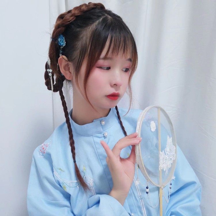 银河有迹可循-贵州省·贵阳市·南明区-微博-适合可爱一点的风格,稍微酷一点也行
饰品衣服都可以
自己可以搭配的东西有很多