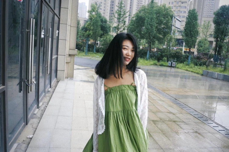 怪味少女-湖南省·长沙市·芙蓉区-抖音,微博,***-本照片是我自己购买的衣服买家秀啦