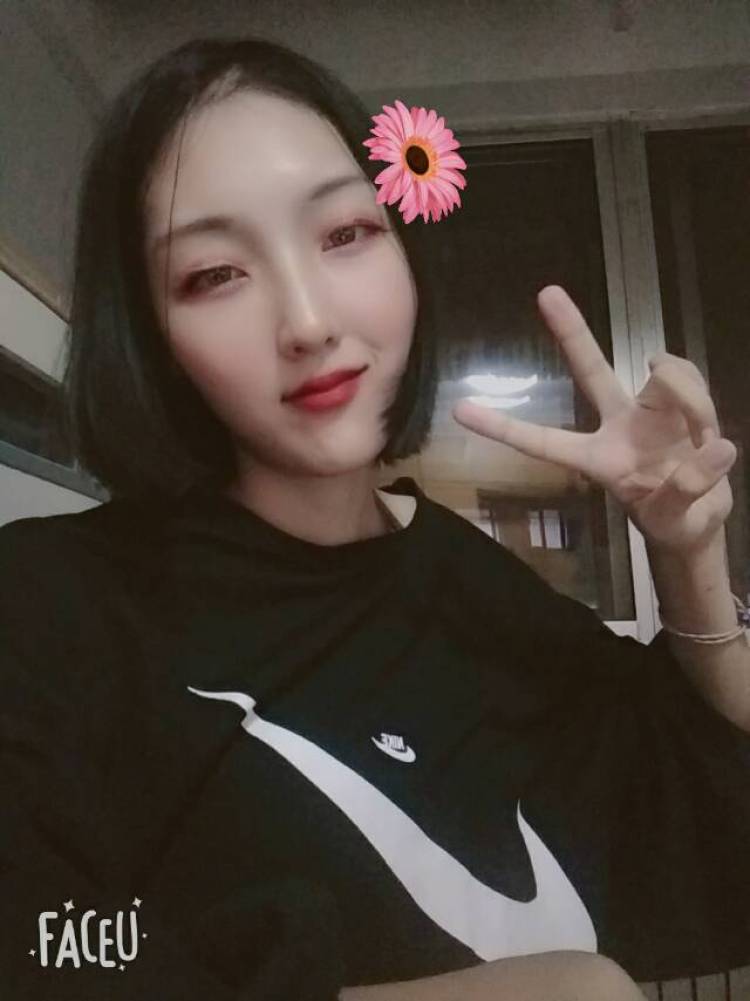 君Dr.^o^-山东省·威海市·环翠区-抖音,朋友圈-我身高180,我觉得我最大的优势就是腿长吧!