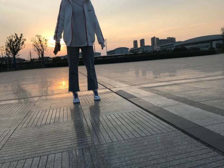 百般娇宠-安徽省·宿州市·埇桥区-快手-身高168 体重101 会拍全身照 新手望支持
网拍
寄拍 送拍 买家秀拍都可以哦!
拍照技术不熟练但是正在改进正在练习哦!