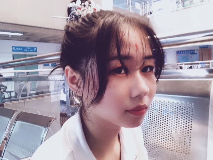 宠九九-广东省·东莞市·高埗镇-微信,抖音-接寄拍!小清新、休闲装、家居服、运动服
局部拍摄有:饰品,帽子,眼镜,包包,项链,耳环,手表,鞋子,假发等。