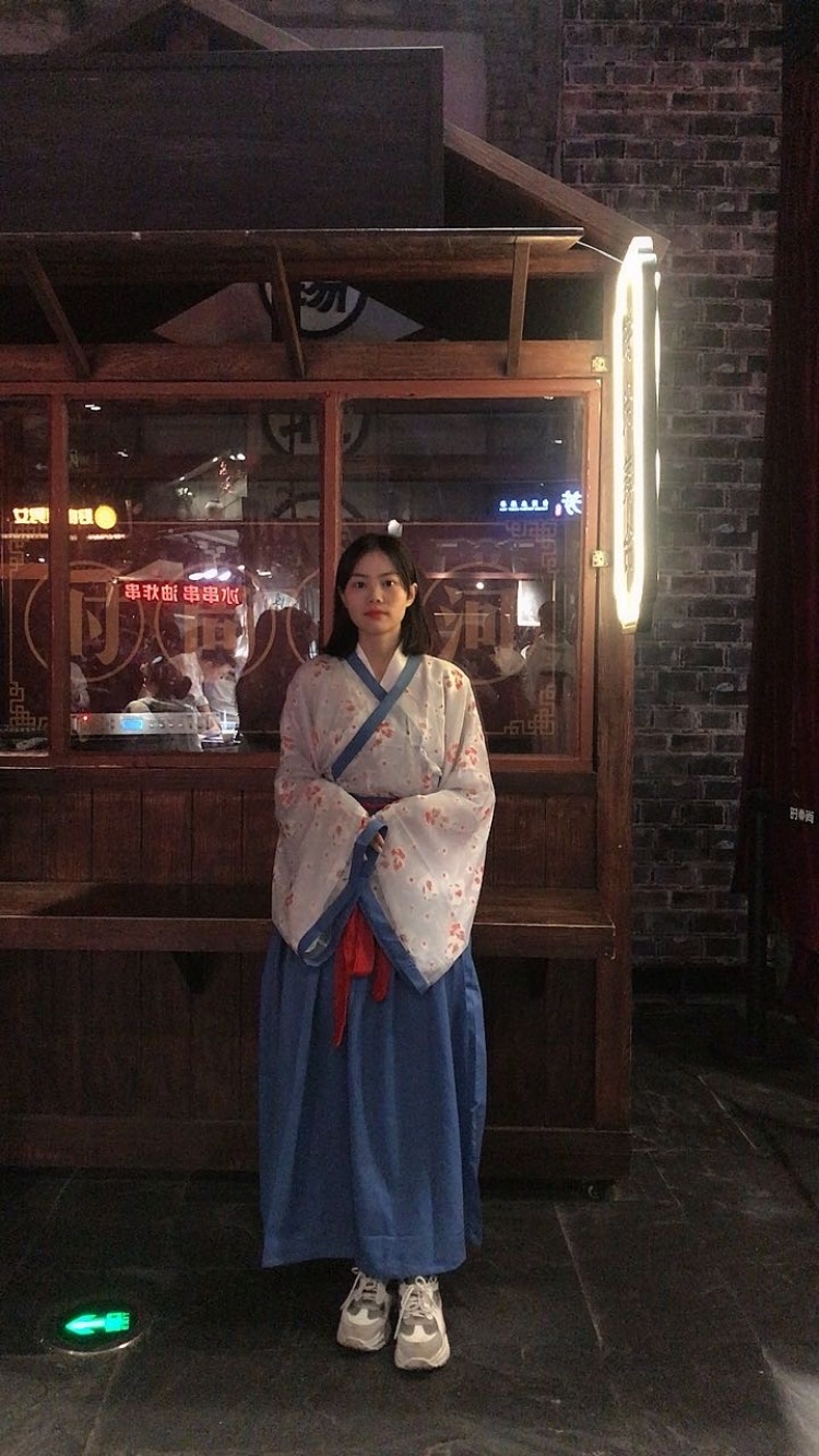 aline-广东省·佛山市·南海区-微博-身高160, 体重86 ,清新、小仙女、学院风、休闲都可,请联系我。