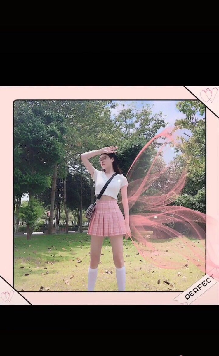 Fourteen-广西壮族自治区·南宁市·兴宁区-抖音-女模特一名,喜欢拍照擅长找角度 是一名化妆师、美甲师 想接衣服,戒指,手链,项链,耳环,假睫毛口红眼影等化妆品寄拍