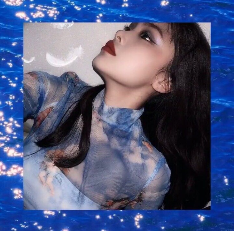 Fourteen-广西壮族自治区·南宁市·兴宁区-抖音-女模特一名,喜欢拍照擅长找角度 是一名化妆师、美甲师 想接衣服,戒指,手链,项链,耳环,假睫毛口红眼影等化妆品寄拍