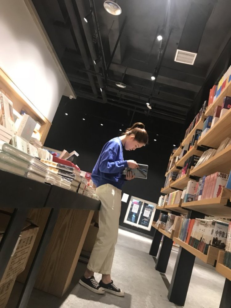 貴志-福建省·厦门市·海沧区--接寄拍 衣服帽子鞋子饰品都可以