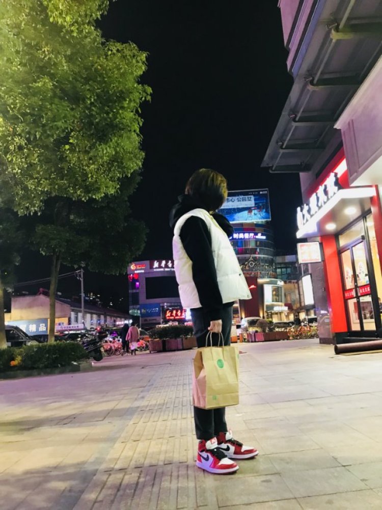 貴志-福建省·厦门市·海沧区--接寄拍 衣服帽子鞋子饰品都可以