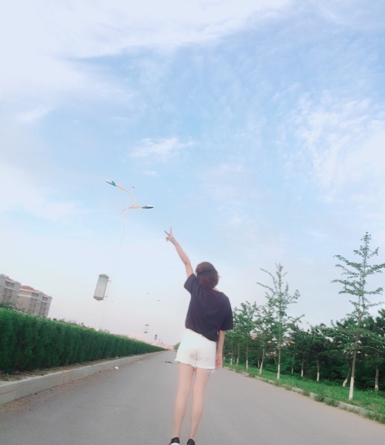 貴志-福建省·厦门市·海沧区--接寄拍 衣服帽子鞋子饰品都可以