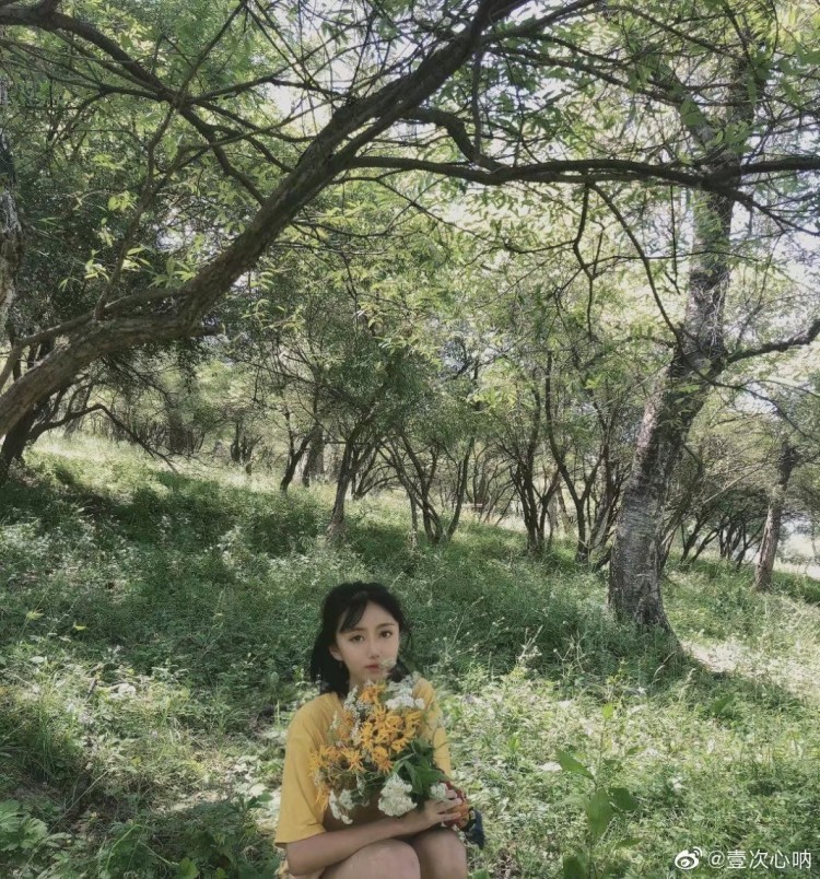 神的少女风情万种-陕西省·西安市·莲湖区-朋友圈 抖音 快手-喜欢拍照 会p图 接拍