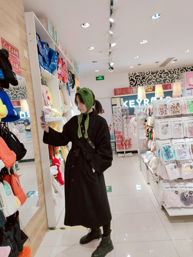花阿么-浙江省·宁波市·北仑区--喜欢拍照和化妆,可接受买家秀、网拍,首饰摆拍,支持寄拍,衣服、包包、帽子、口红、鞋子、项链皆可。在线接单,诚信合作🙋