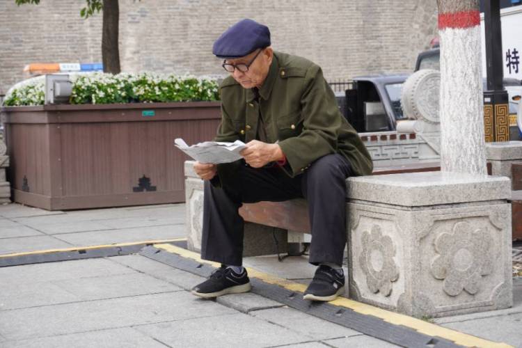 kino-陕西省·西安市·雁塔区-微博,知乎,哔哩哔哩-妹摄一枚,可接拍写真,商业活动等等。可后期,会用ps,lr等软件