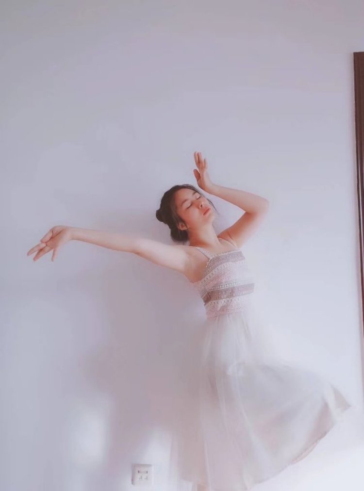 森卉梨佳-新疆维吾尔自治区·巴音郭楞蒙古自治州·库尔勒市-山奈-可接网拍,摆拍,买家秀,首饰耳环衣服裙子汉服都可拍,费用协商,主要是兴趣爱好,喜欢拍照,可以修图,支持寄拍,在线接单,诚信合作哦!