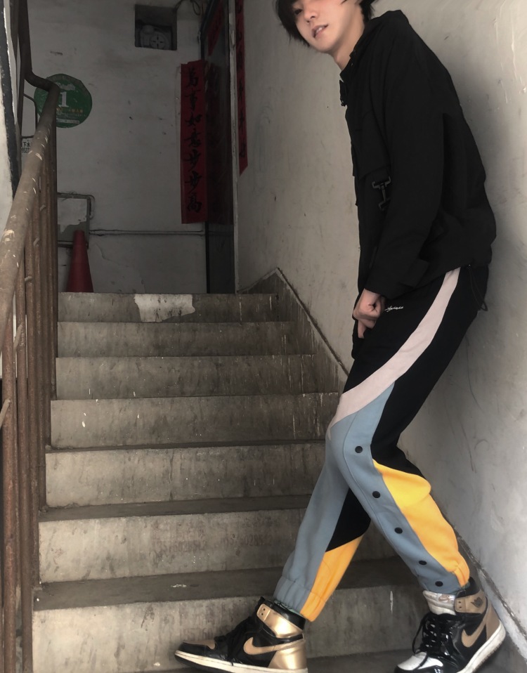 606xxl-江西省·南昌市·南昌县--接寄拍 身高182 体重122 会p图剪辑视频 返图快!态度好!不满意可以重拍!!