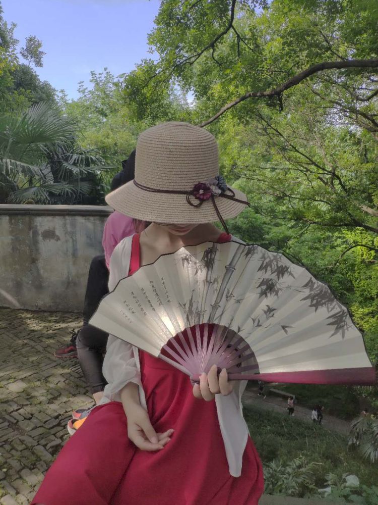 DS-上海市·上海市·黄浦区--会搭配，会PS，希望快快接单啊