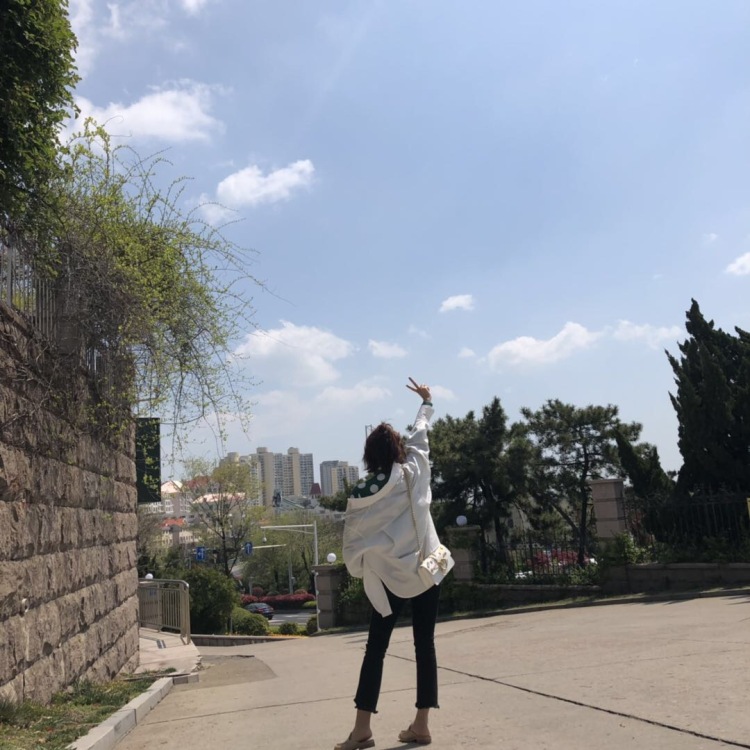 小苹果-湖北省·武汉市·江岸区-***、绿洲、微博-外套的买家秀,点赞评论很多