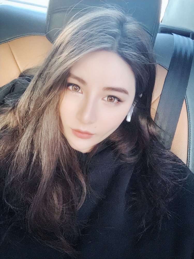 🍬⭐️六六🦄-上海市·上海市·黄浦区-微博2w+ -会修图/化妆/造型,各种风格都可以驾驭,可盐可甜可酷。
品牌活动,淘宝,网拍,详情单,化妆,活动摄影,小视频
diy手工,绘画,美甲,美妆,衣服,鞋子,袜子,家居用品,饰品等等