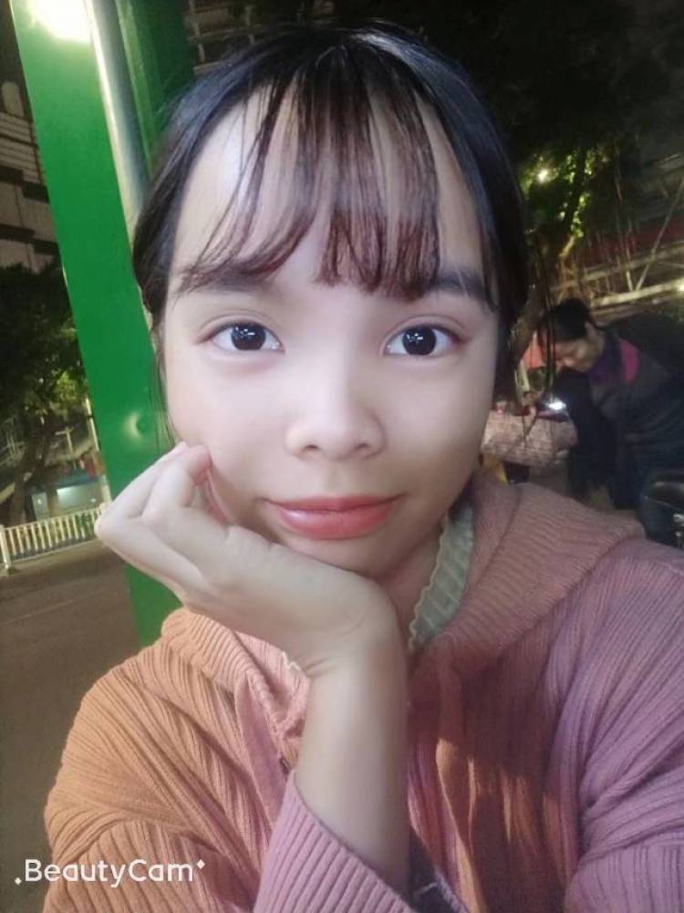黄小姐-广西壮族自治区·南宁市·兴宁区--本人爱拍照,做过多年网拍,可***推