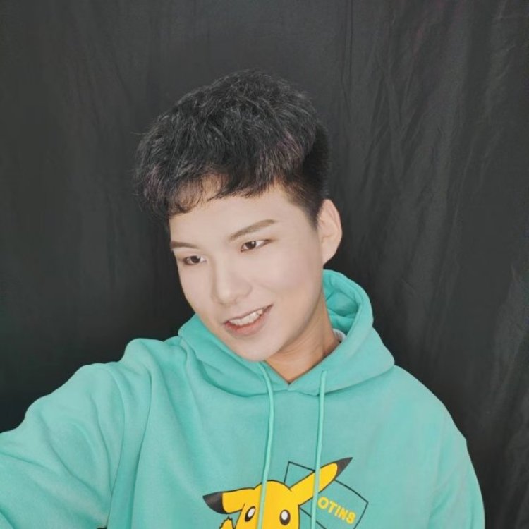 【易霜】-广东省·东莞市·厚街镇-抖音-可接各式化妆品素颜霜以及衣服,会化妆