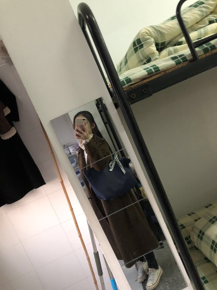 荣R-江苏省·常州市·钟楼区-抖音-会拍照 粉丝两百多 风格淑女 气质型