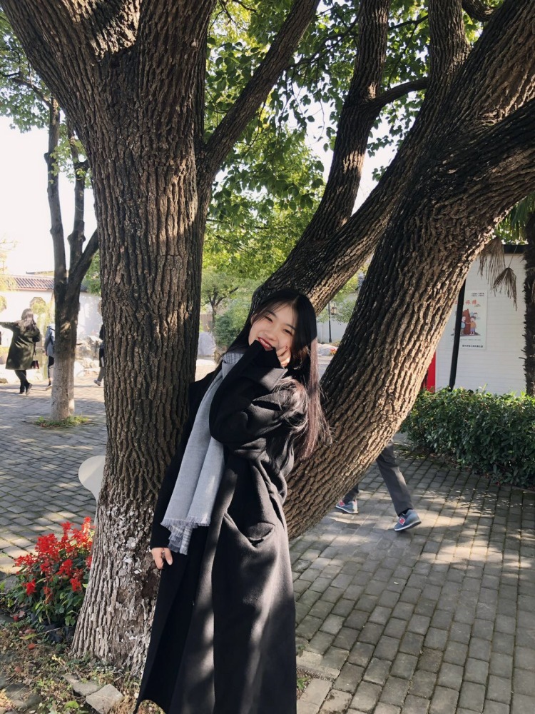 荣R-江苏省·常州市·钟楼区-抖音-会拍照 粉丝两百多 风格淑女 气质型