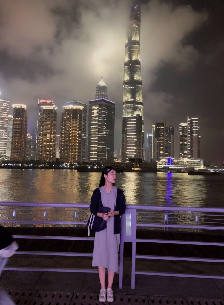 荣R-江苏省·常州市·钟楼区-抖音-会拍照 粉丝两百多 风格淑女 气质型