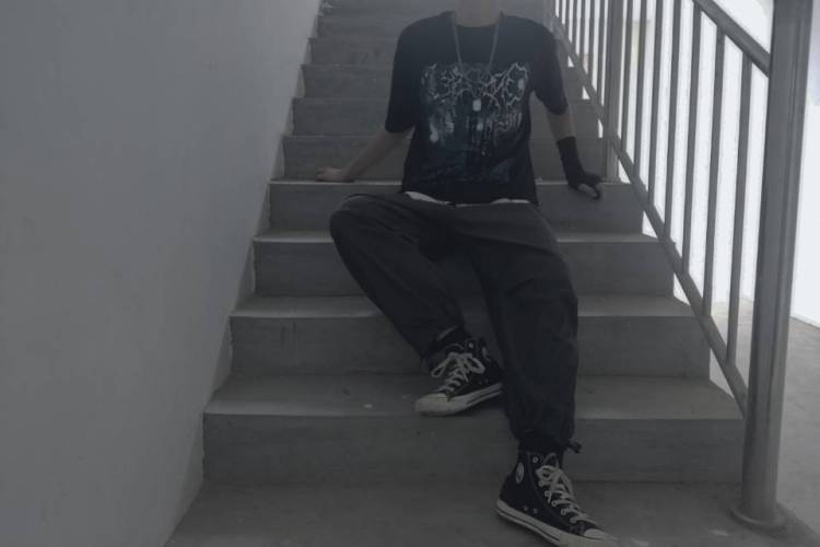 楠-重庆市·重庆市·璧山区-快手-会修图,接过寄拍,有经验,有自己的构图思想