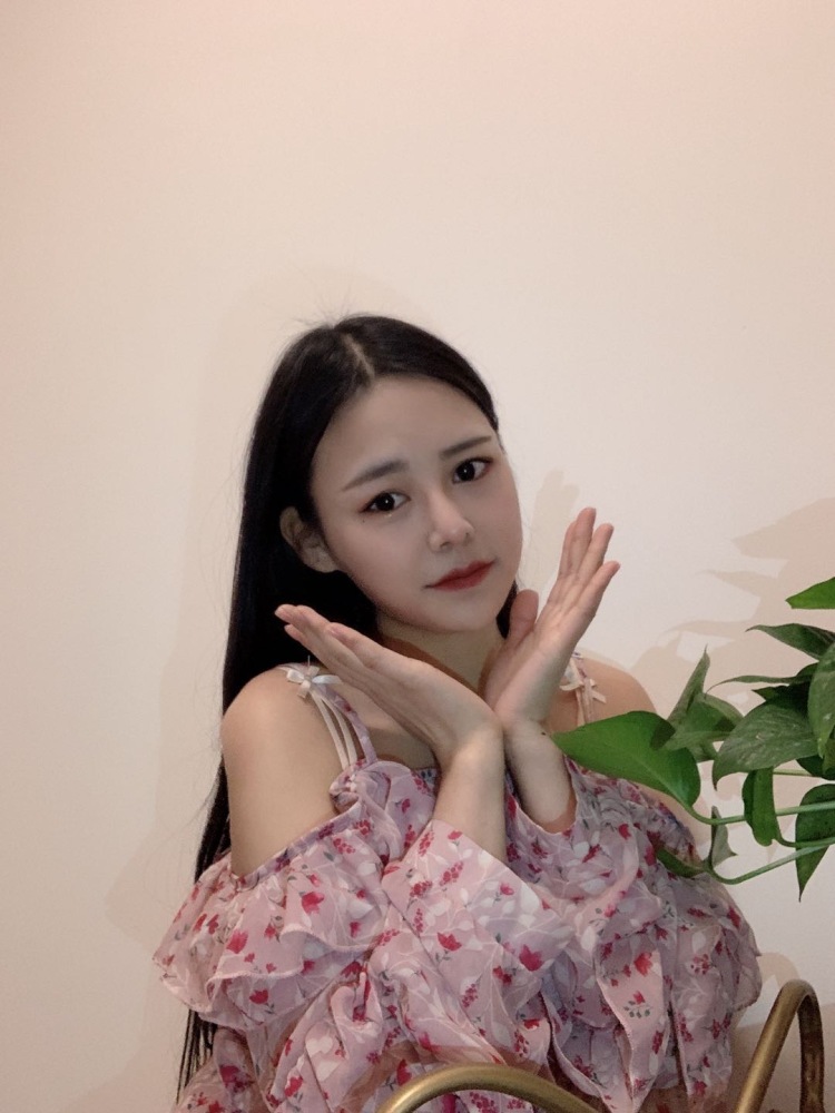 够钟🖤-四川省·绵阳市·涪城区-抖音,微博,快手,朋友圈-买家秀,回p图,有经验,工作认真负责。需要的电商请给我发合作邀请。