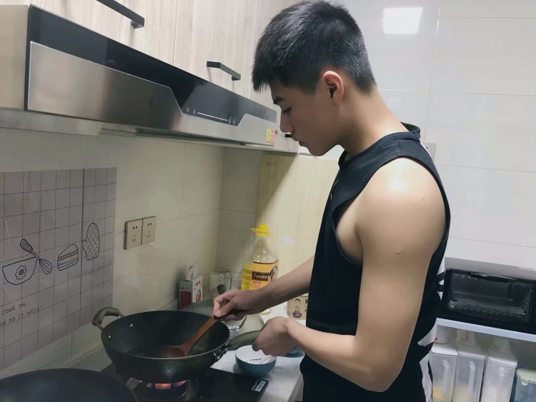 吕游游-河南省·郑州市·二七区-微博 抖音-185cm 76kg
希望接一些寄拍单子或本地单子