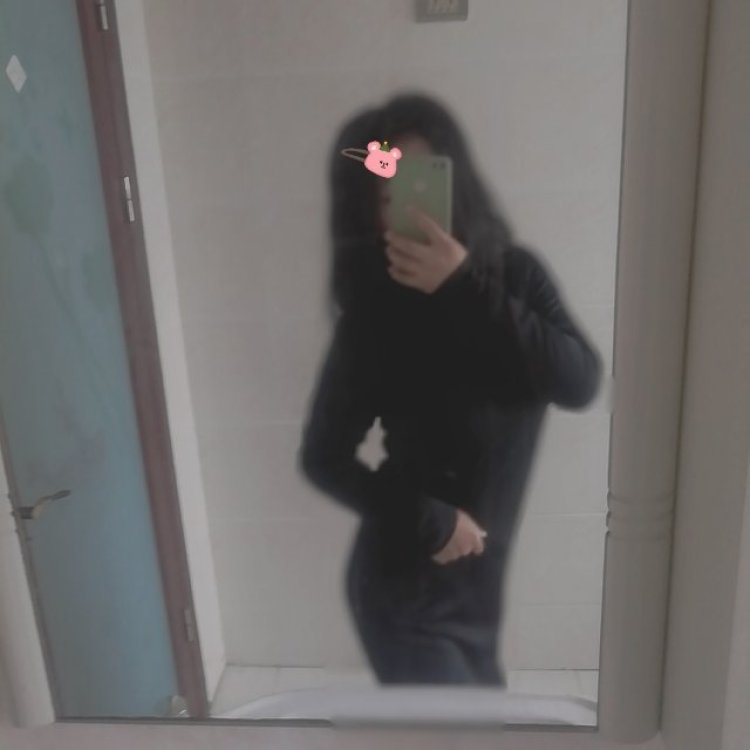 江上.-贵州省·六盘水市·水城县-快手-我156,是个小矮个子,有点肉肉的,我会后期滤镜,可以对镜自拍,也可以街拍之类的,会穿搭