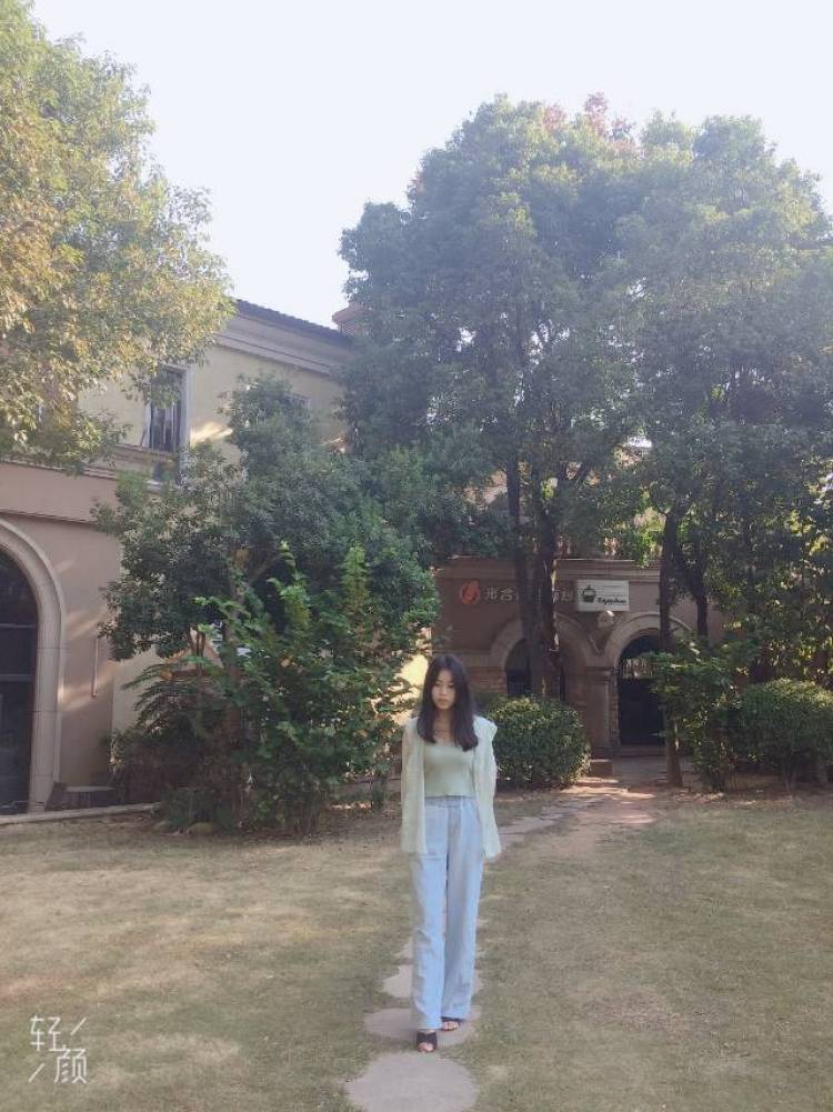 艾黎娅-湖南省·长沙市·岳麓区-微博 知乎 *** 抖音 荔枝-在校大学生，学习力强，态度好
会p图会文案会制作vlog，擅长多种风格
b站***抖音等平台都有接触
淘气值700+，接买家秀，网拍等