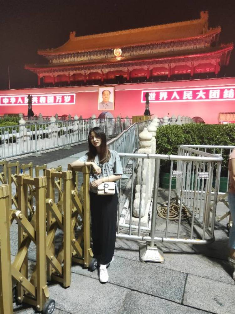 蜜儿-山西省·太原市·古交市-抖音,微博,朋友圈-接买家秀或者平面拍摄,学生,会化妆,24岁,身高165 cm,体重102斤,有拍抖音,粉丝不多,学习能力强,可以很快上手
