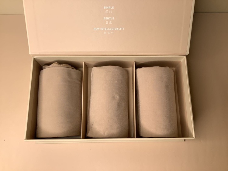 高端袜品送拍-广东省·深圳市·龙岗区